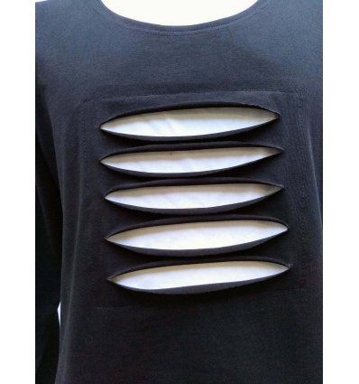 Majica crna izrezana